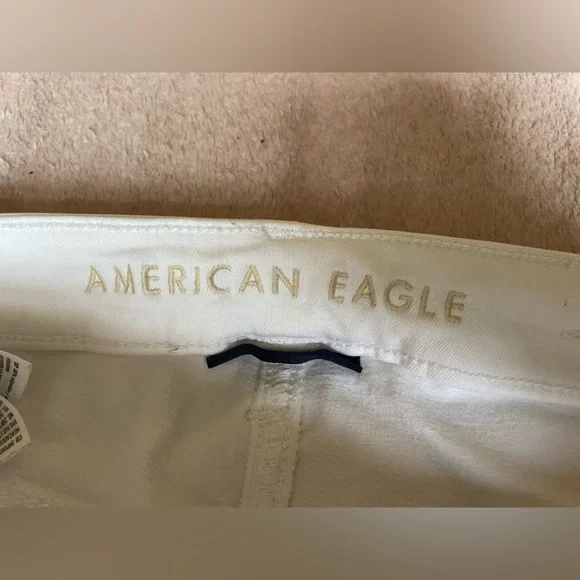 White American Eagle Ripped Jeans! - Picture 3 of 3